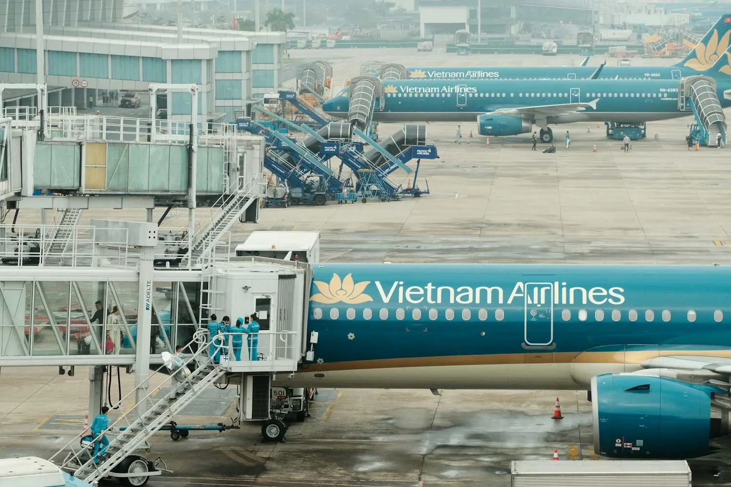 aerei della Vietnam Airlines in aeroporto