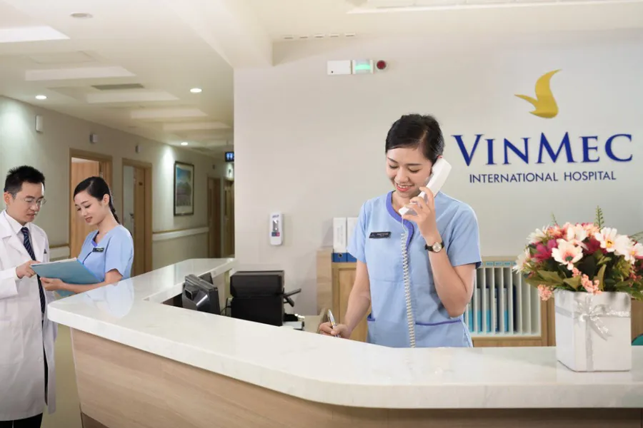 La reception della clinica privata Vinmec Times City di Hanoi