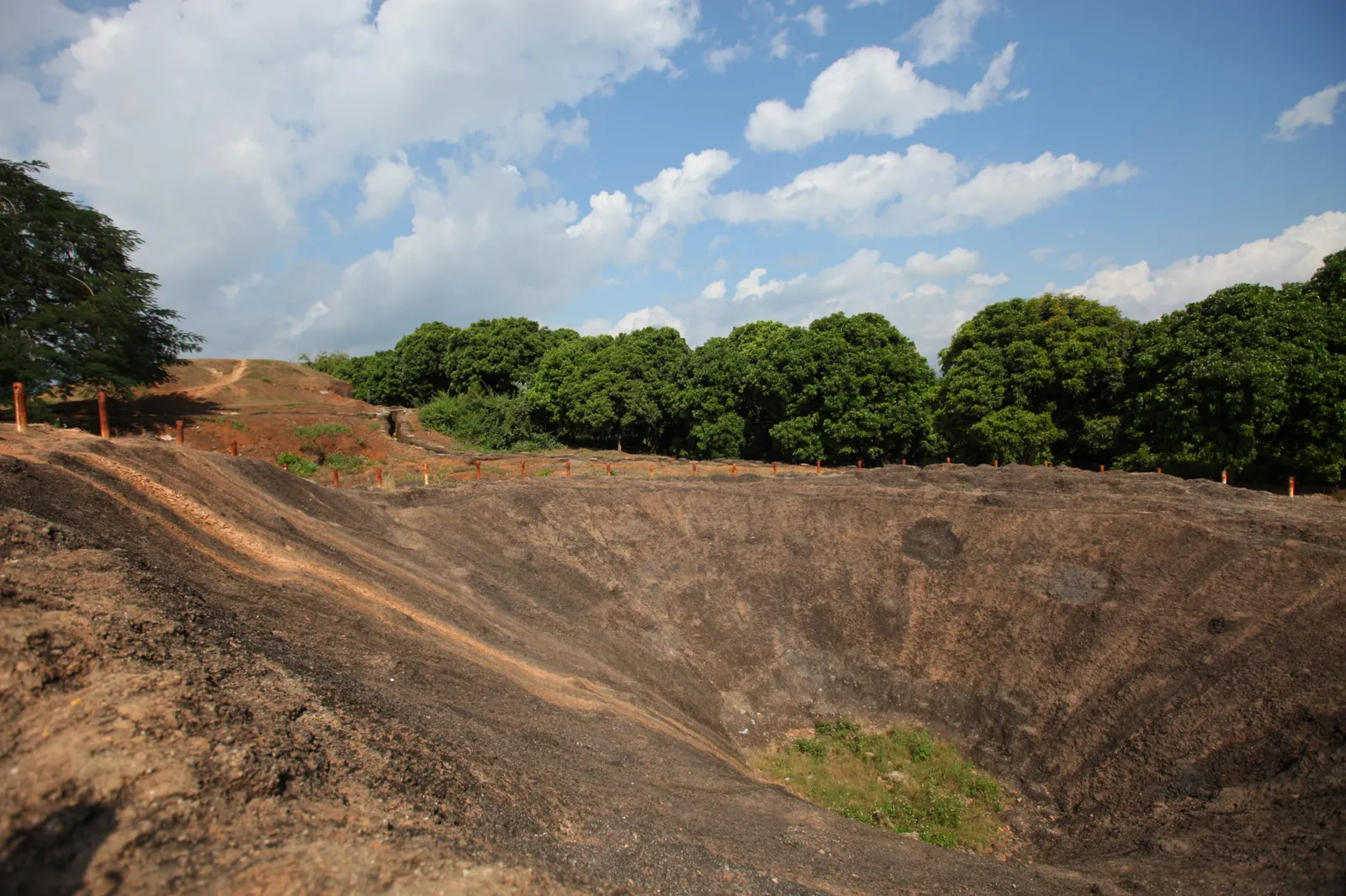 Cratere della Collina A1, uno dei siti simbolo del campo di battaglia di Dien Bien Phu