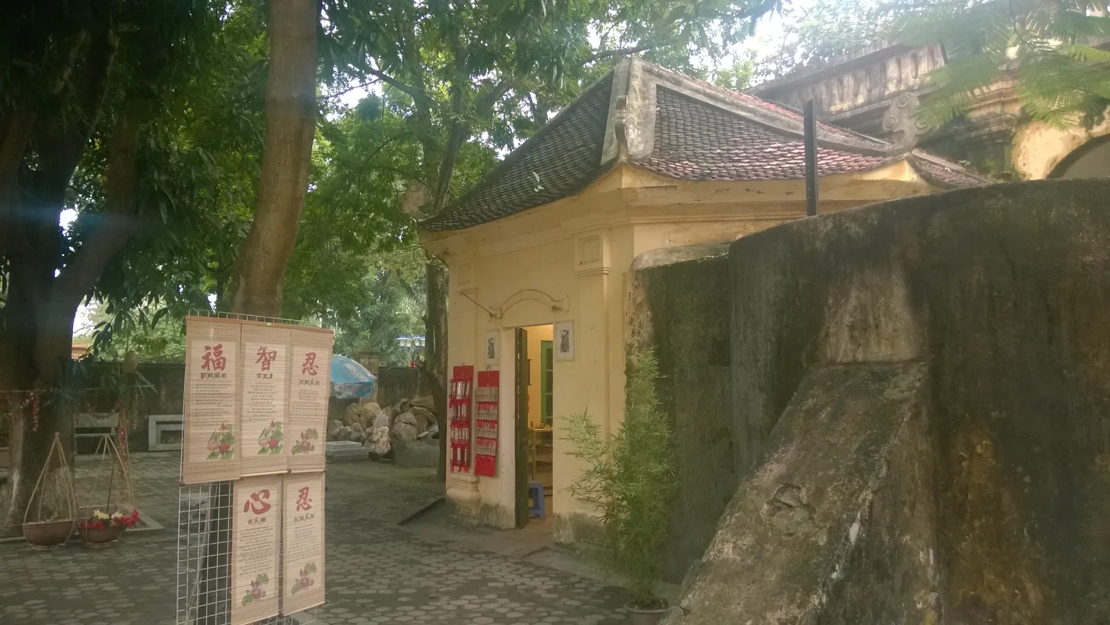 Calligrafia vietnamita Calligrafia vietnamita in caratteri tradizionali, esempio di scrittura artistica usata nelle frasi vietnamite