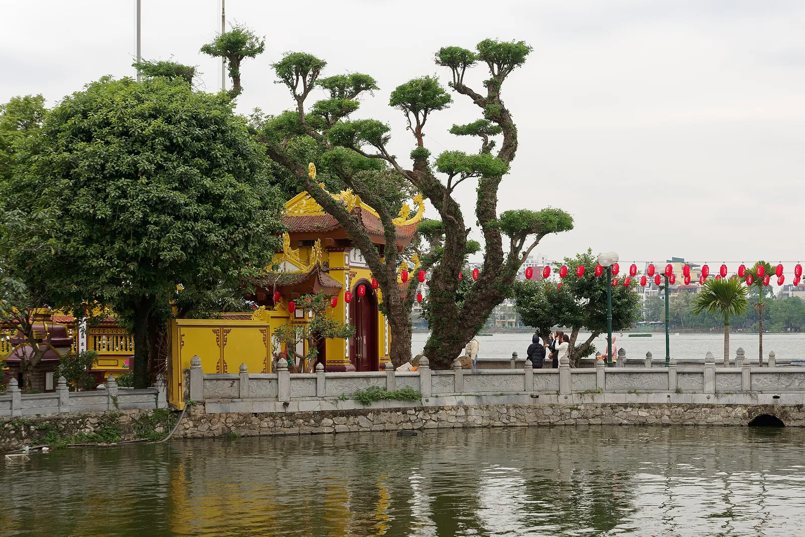 Pagoda di Tran Quoc, Lago dell'Ovest Pagoda di Tran Quoc sul Lago dell'Ovest, tappa del terzo giorno dell'itinerario di Hanoi