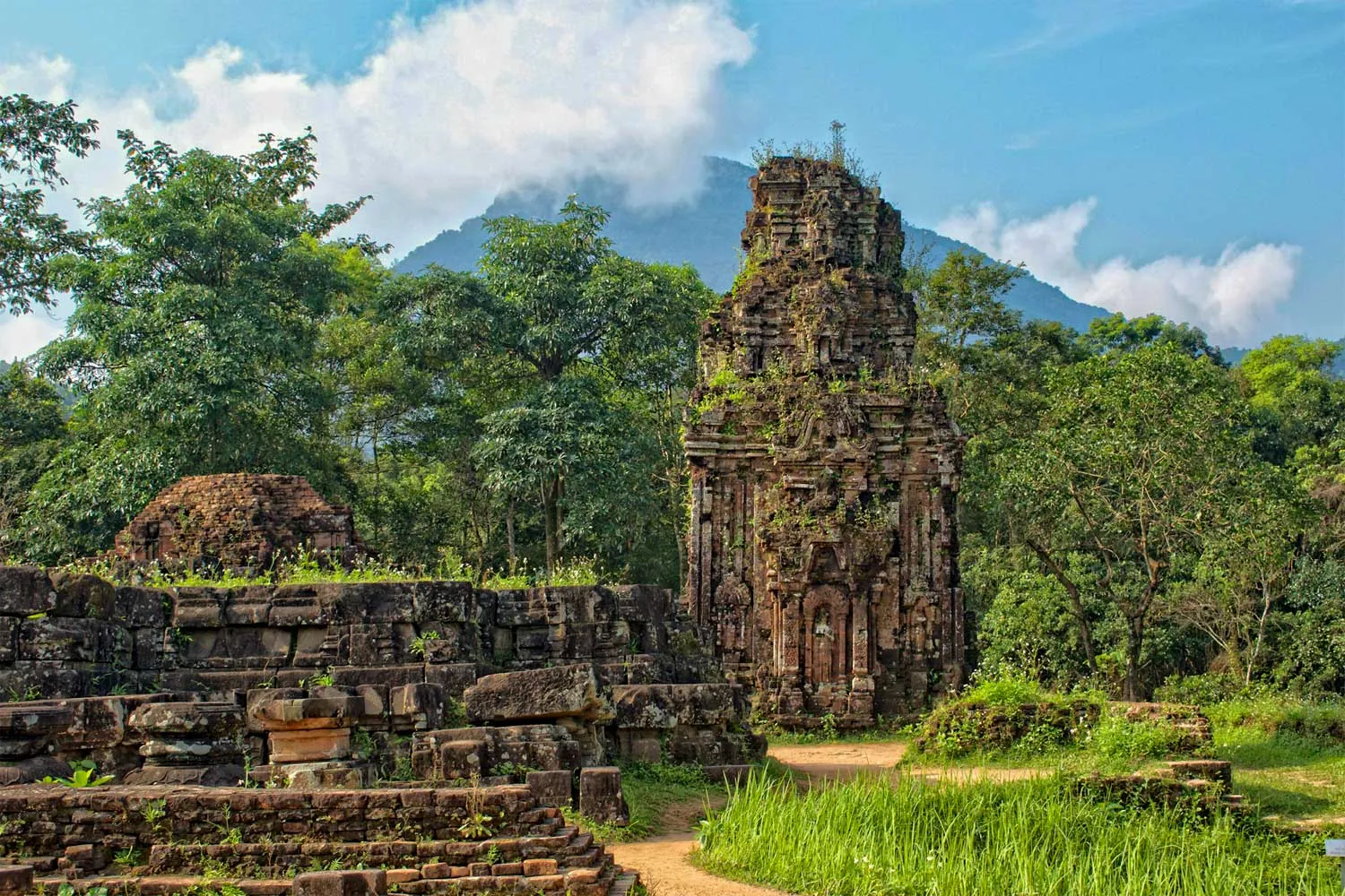 Resti di templi Champa a My Son
