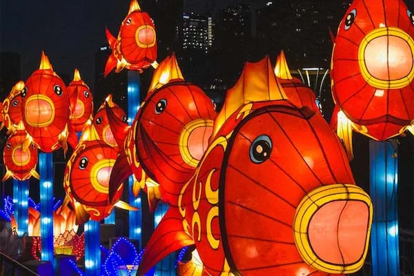 lanterne rosse a forma di carpa