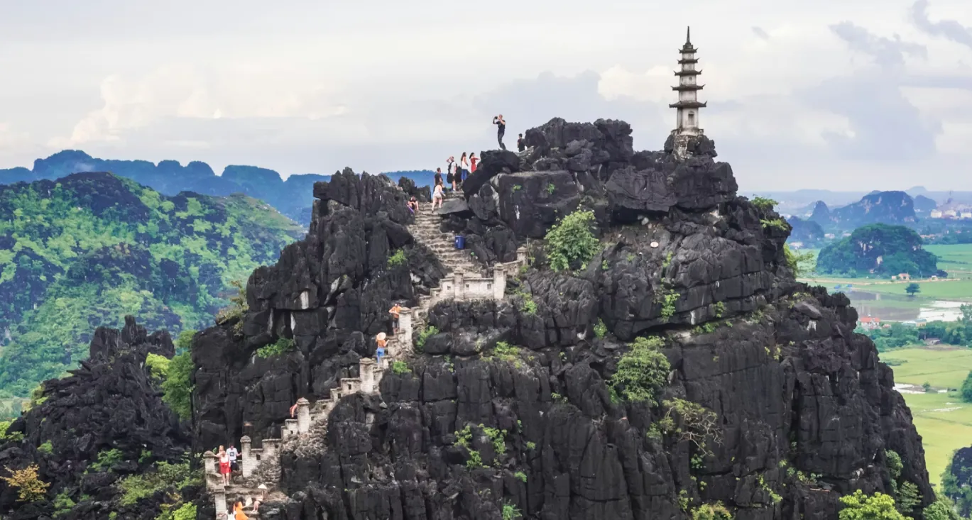 Pagoda sulla vetta di Mua Cave con vista sulla valle di Ninh Binh
