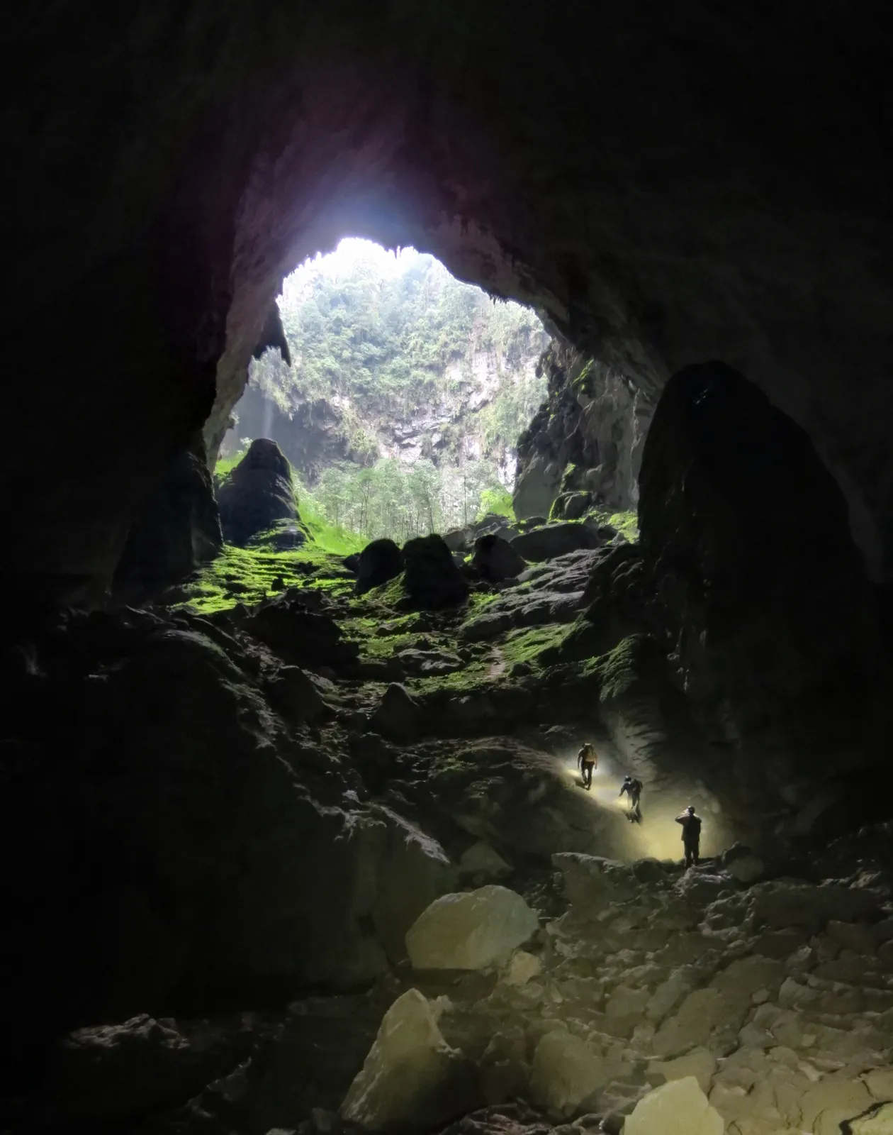 Son Doong Cave Stalagmiti giganti all'interno della Son Doong Cave