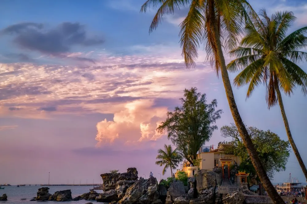 Imperdibile tempio di Cau nell'isola di Phu Quoc in Vietnam HD