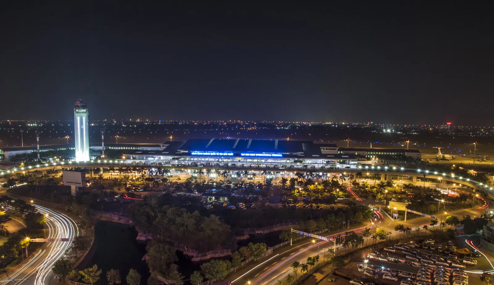 Aeroporto Tân Sơn Nhất di Ho Chi Minh City Aeroporto Tân Sơn Nhất di Ho Chi Minh City, principale scalo dei voli per il Vietnam del Sud